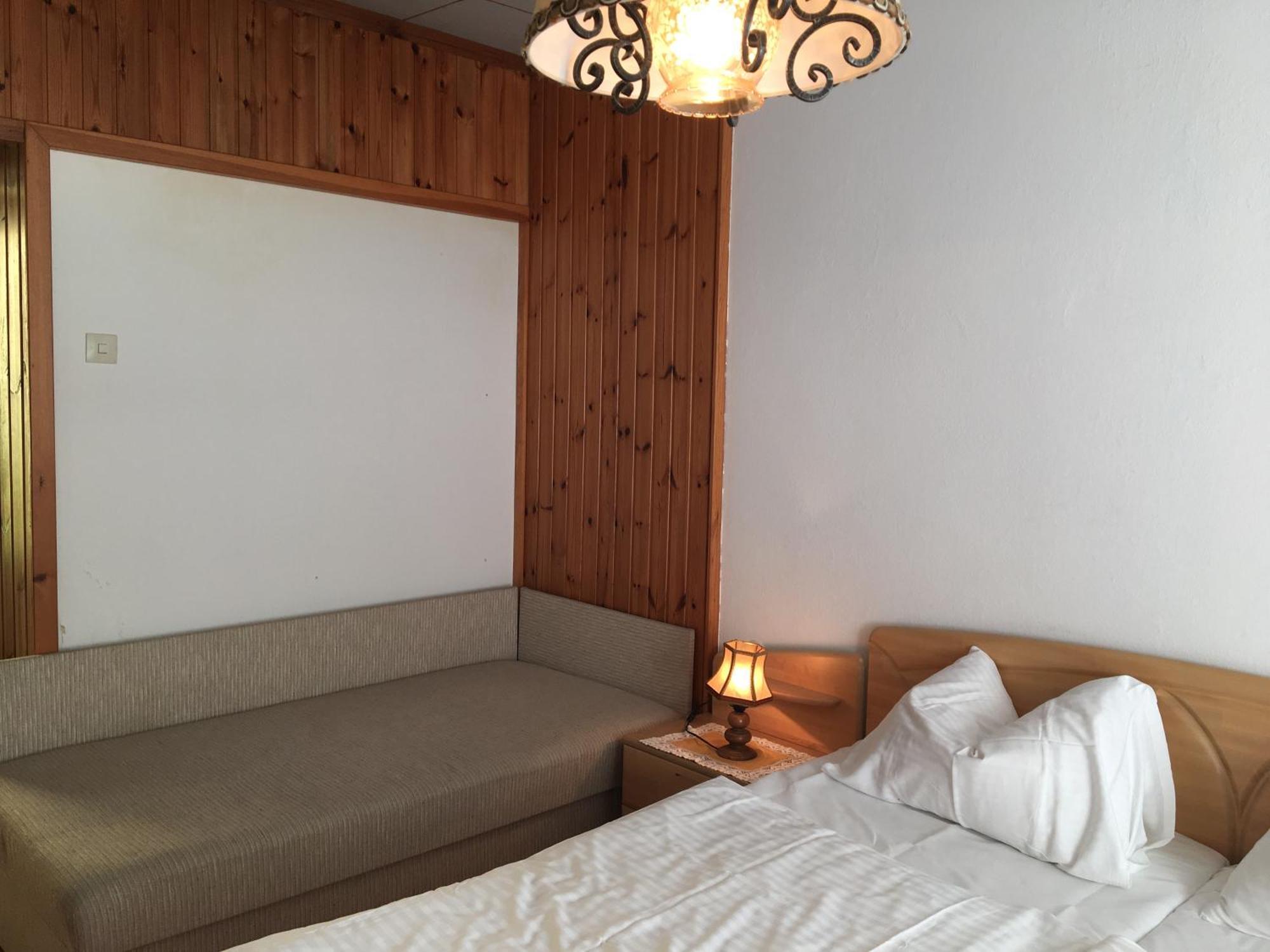 Skorianzhof Hotell Eberndorf Rum bild