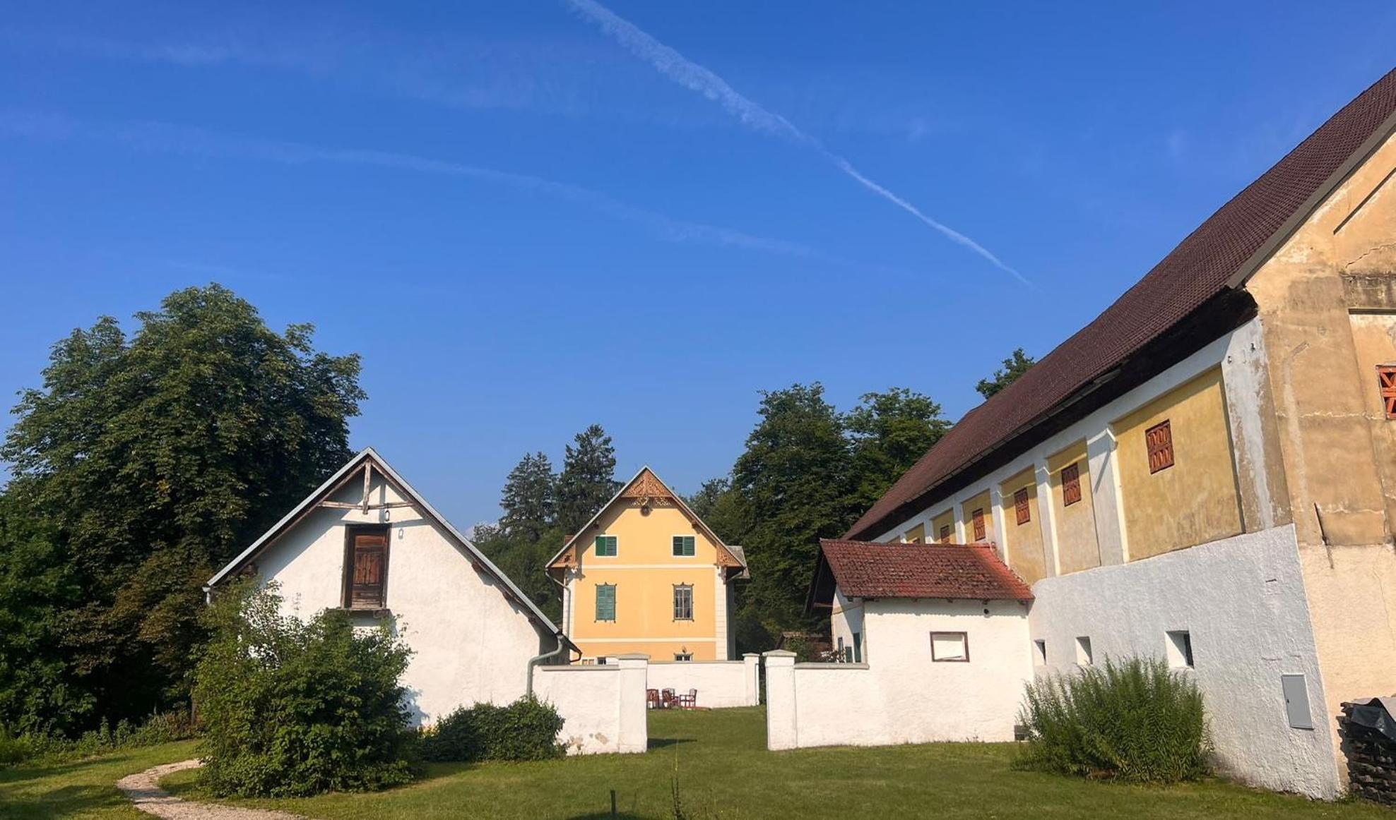 Skorianzhof Hotell Eberndorf Exteriör bild