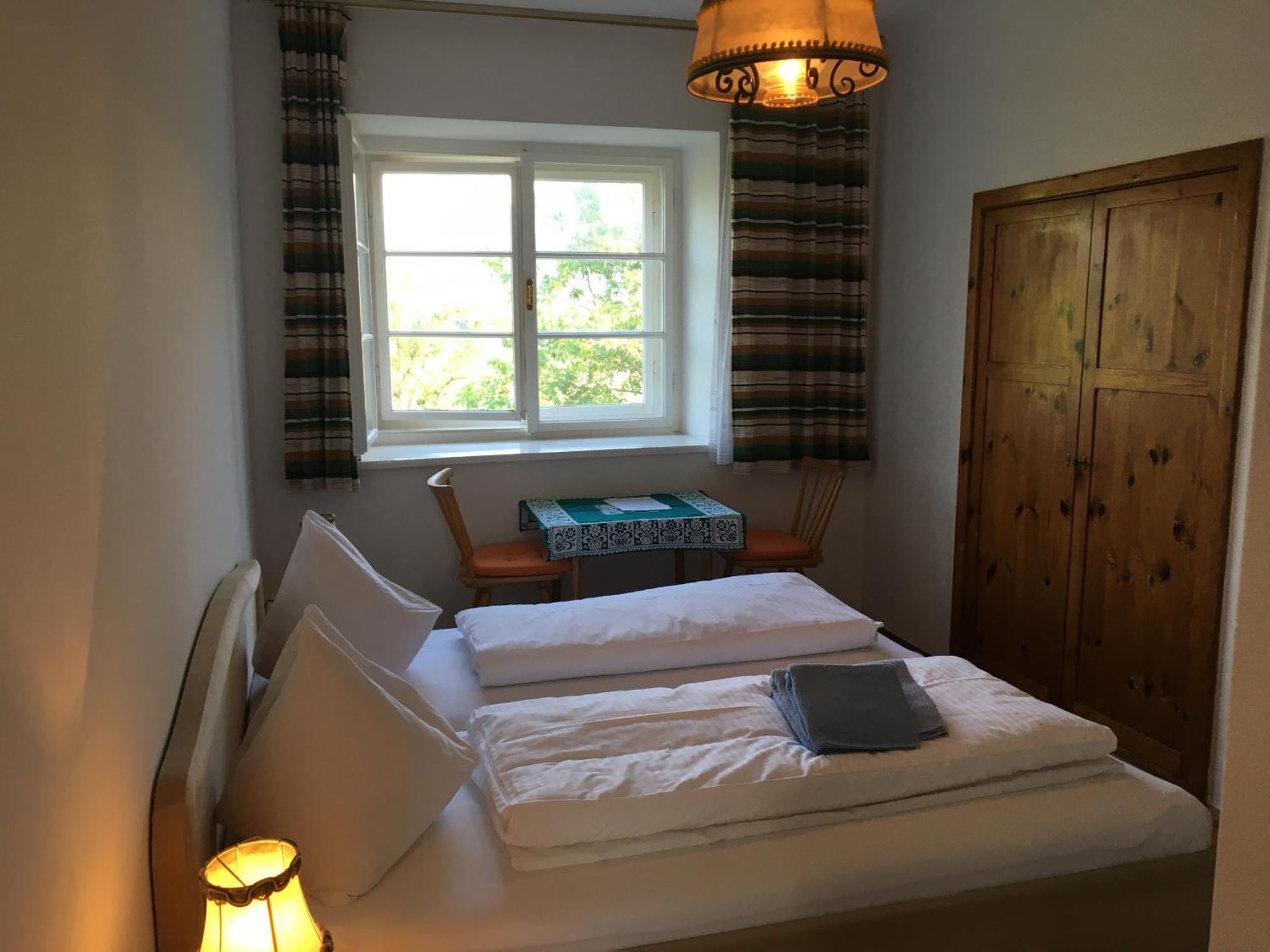 Skorianzhof Hotell Eberndorf Rum bild