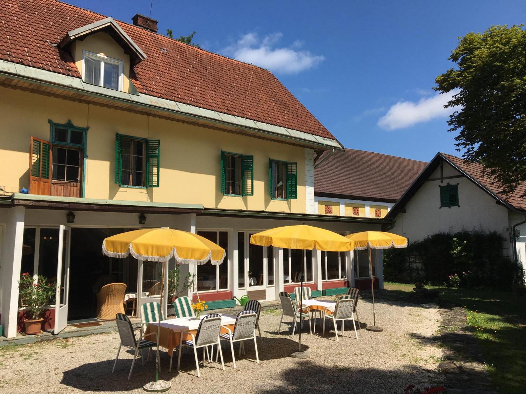 Skorianzhof Hotell Eberndorf Exteriör bild